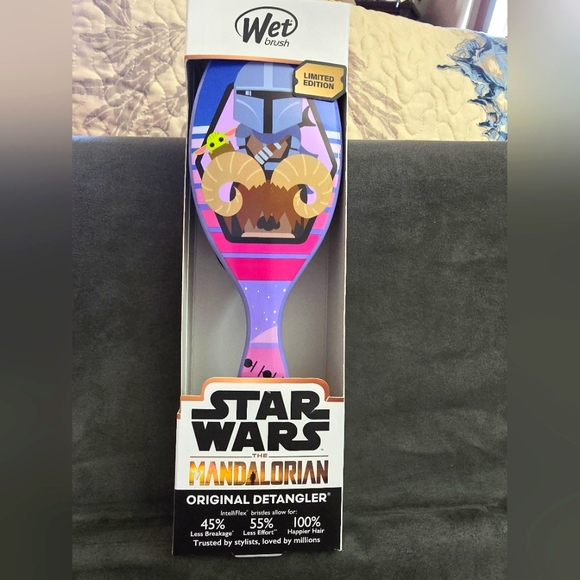 Wet Brush Other - NEW IN BOX MANDALORIAN Star Wars WET BRUSH Detangler